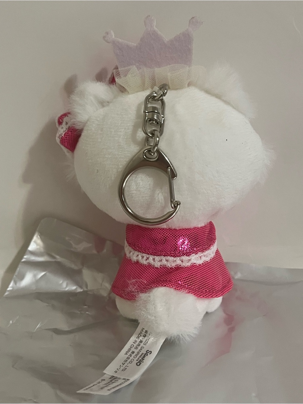 Charmmy Kitty Keychain Plush from Blind Bag-2026 New Year’s Outfit- Series 2 - Picture 3 of 5